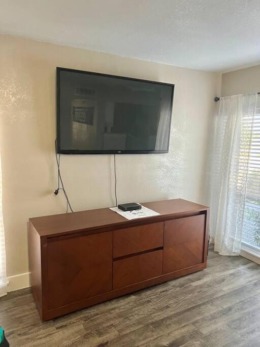 Lovely 2-Bedroom Condo Next To At&T Stadium 알링턴 외부 사진