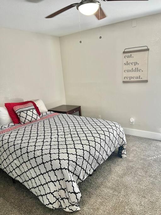 Lovely 2-Bedroom Condo Next To At&T Stadium 알링턴 외부 사진